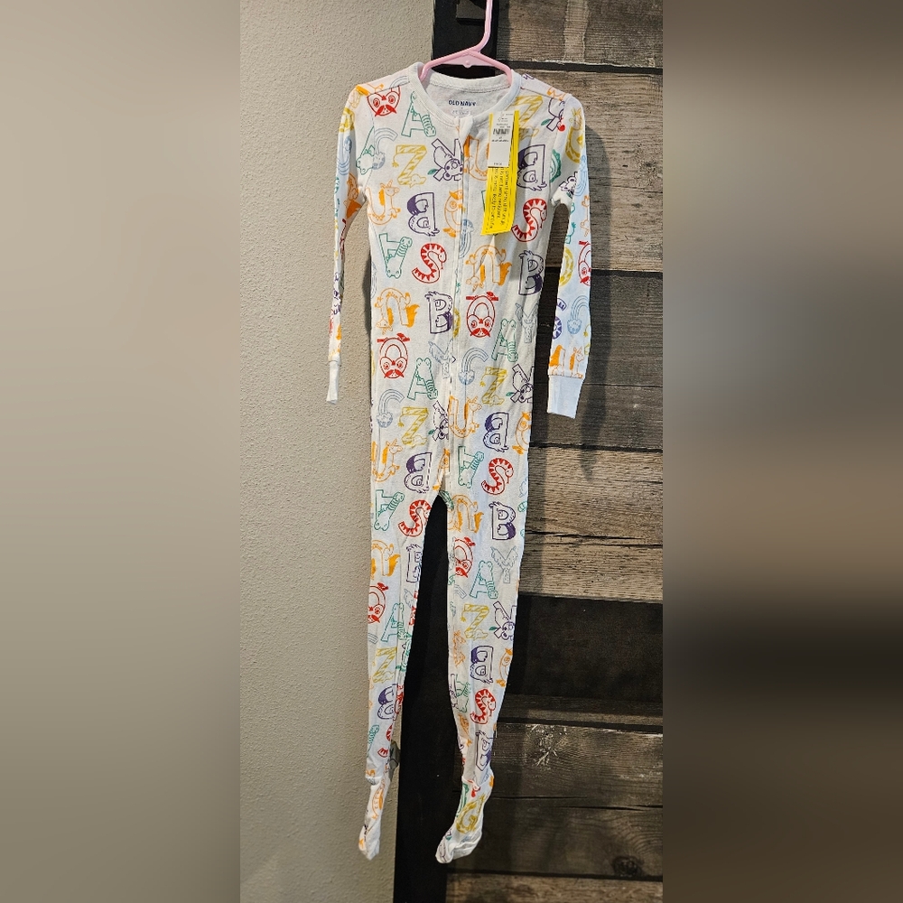 NWT Old Navy Footed Pajamas 5T